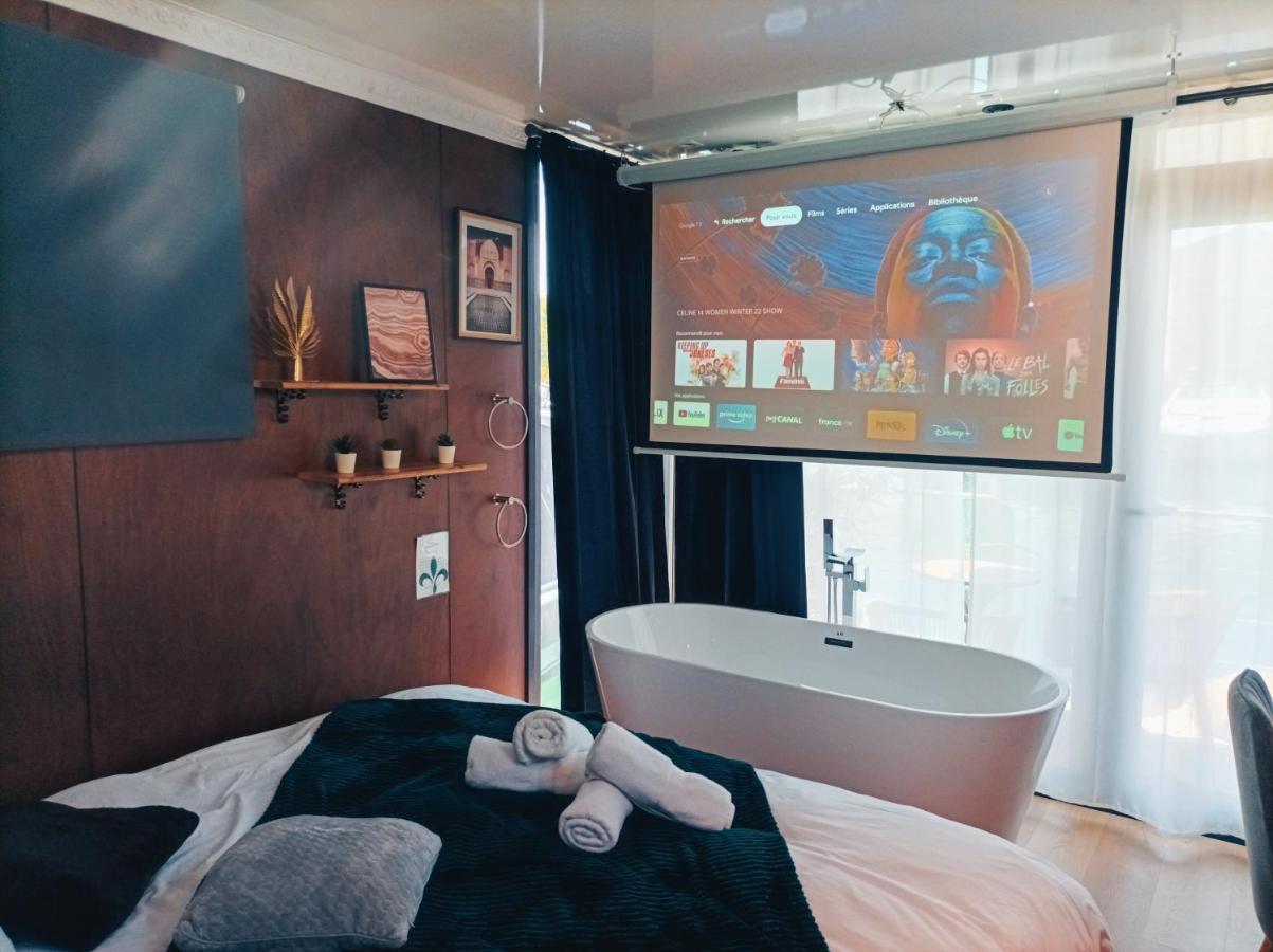 Botel Escale Royale