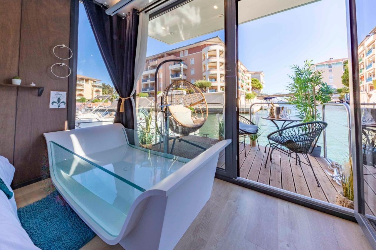 Botel Escale Royale